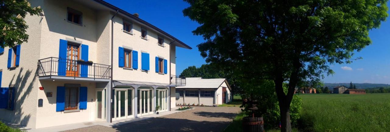 B&B Des Artistes Borzano Extérieur photo